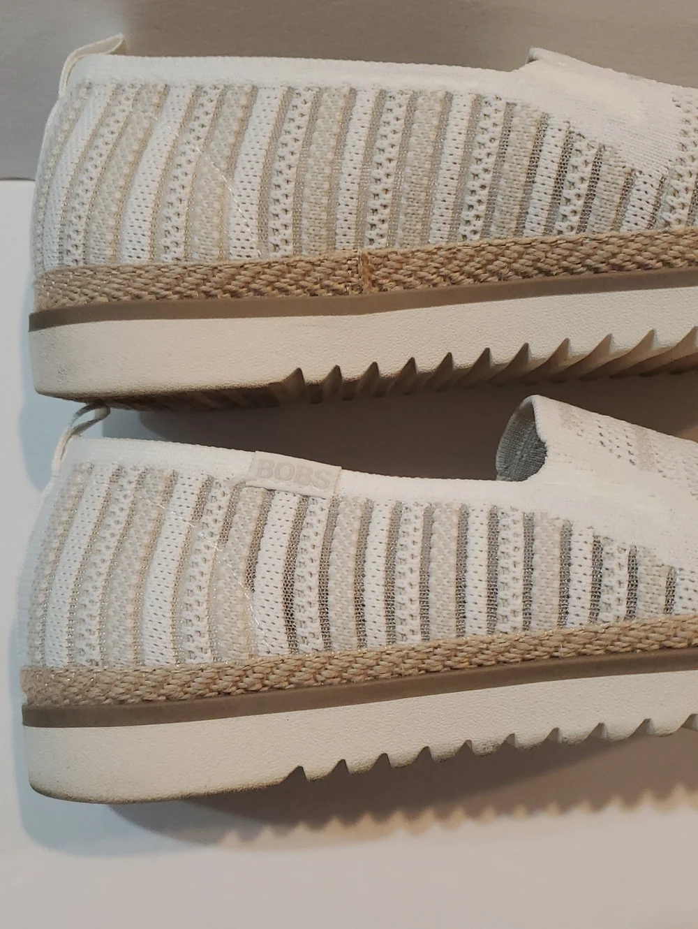 Skechers Bobs Flexpadrilles Size 8.5 Lo Slip On Sneakers White Tan